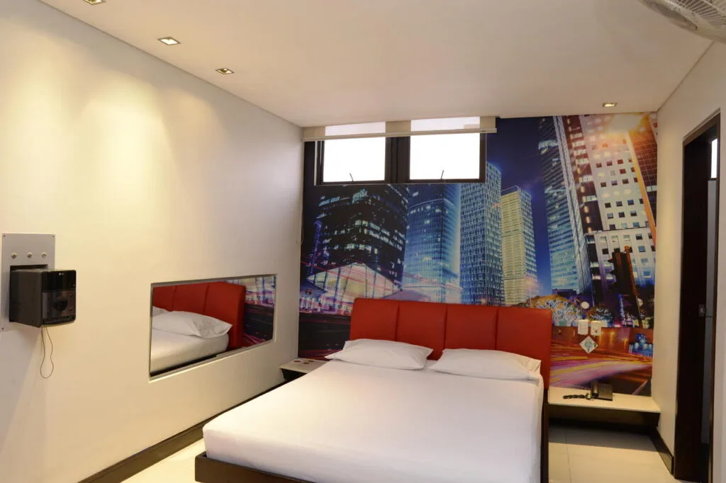 Motel Lov Suites