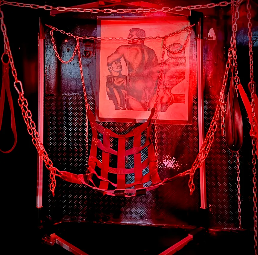 DARK CLUB