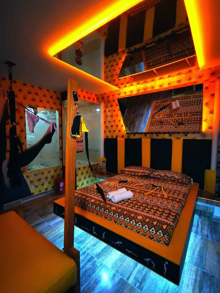 Motel Suite 25