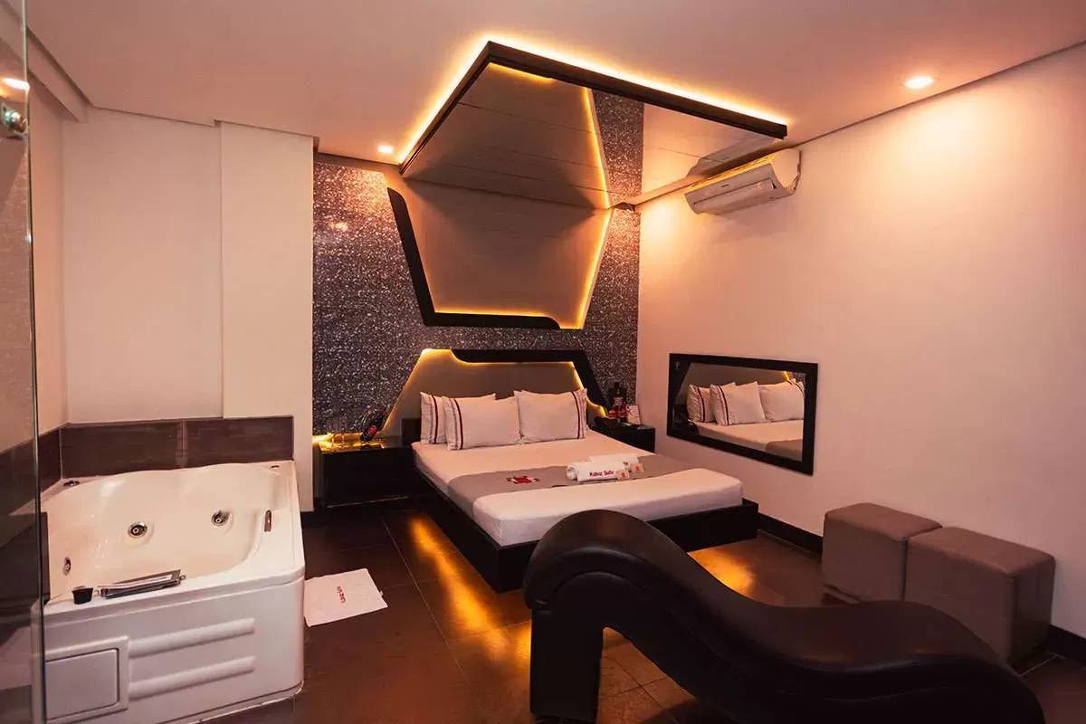 Kuboz Suite 33