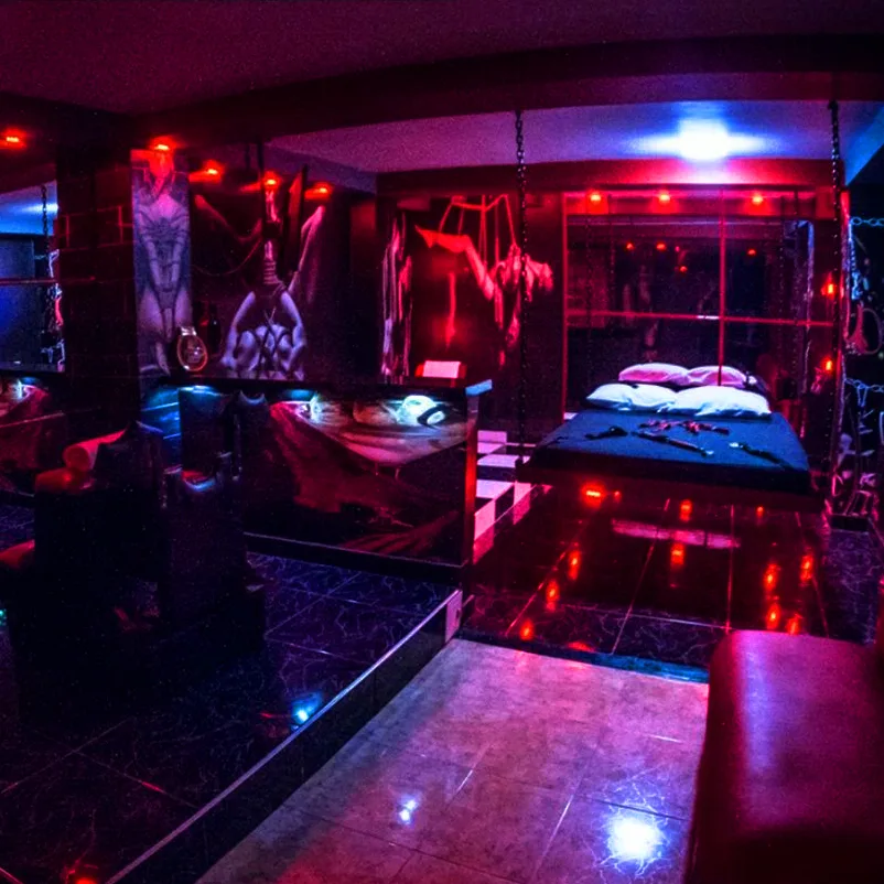 Motel Suite 25