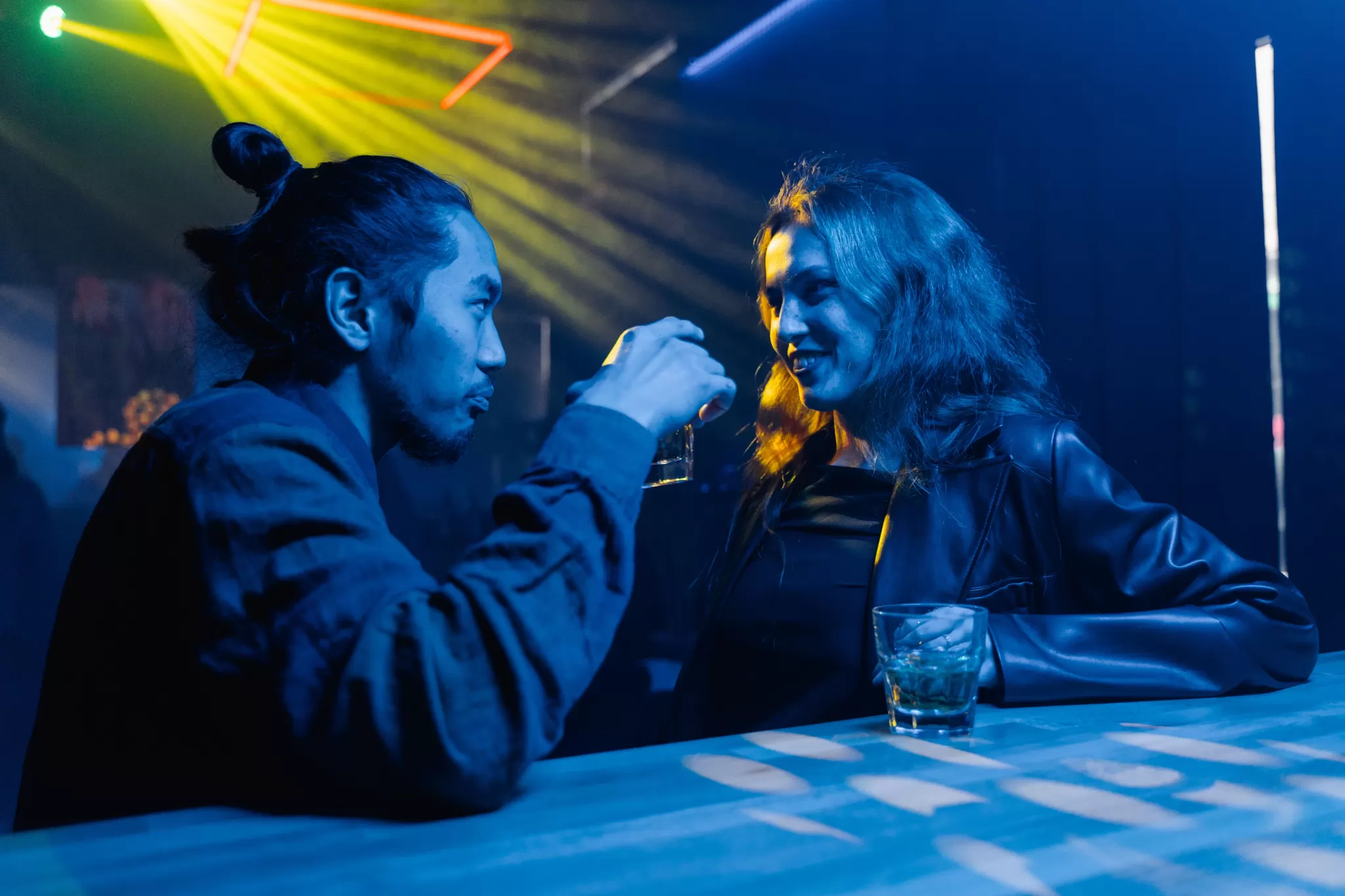 Efectos del alcohol en el sexo: ¿realmente mejora la experiencia íntima?