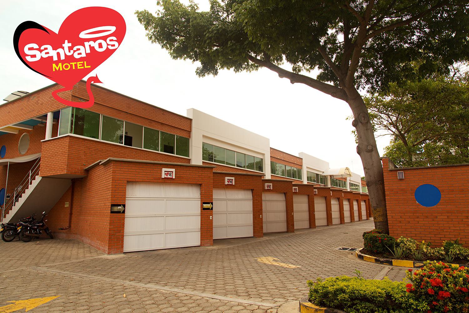 https://images2.guiacereza.com/sitios/imagenes/home/-2019/-moteles/santaros/1.jpg