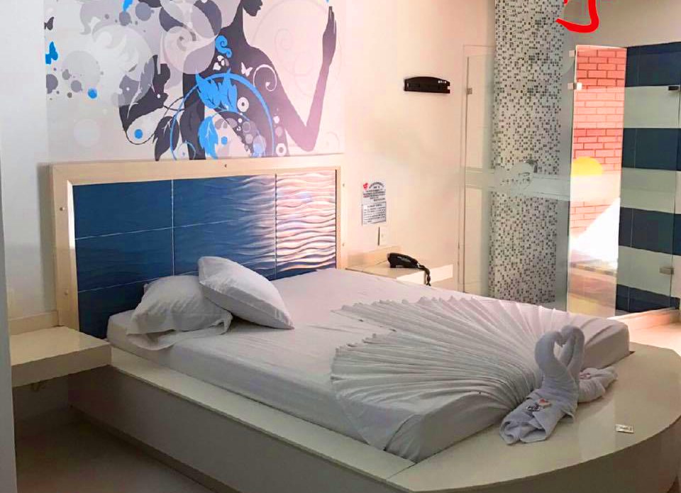 https://images2.guiacereza.com/sitios/imagenes/home/-2019/-moteles/santaros/4.jpg